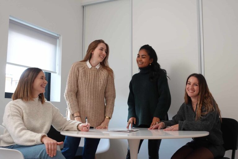 L’outplacement : un outil pour maintenir la confiance des équipes restantes