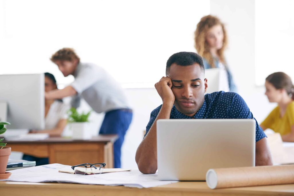 Bore-out, Burn-out, Brown-out : Comment le bilan de compétences peut être une solution ?